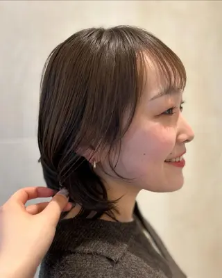 ミディアム カラー ヒグチ リンのヘアスタイル