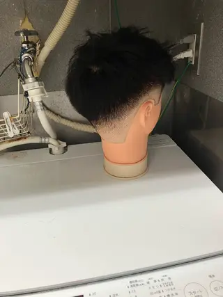 ショート パーマ メンズ ワガ カズマのヘアスタイル