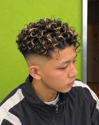 ショート パーマ メンズ 湘南台ORCO 店長 ✨RYUのヘアスタイル
