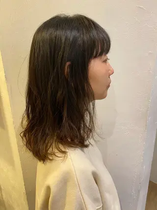 ミディアム インナーカラー/ KANAのヘアスタイル
