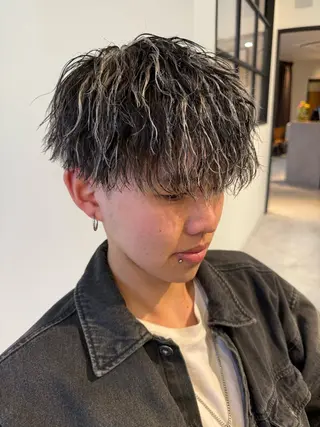 パーマ メンズ メンズパーマ特化/ シャドウ/波巻/陸翔のヘアスタイル
