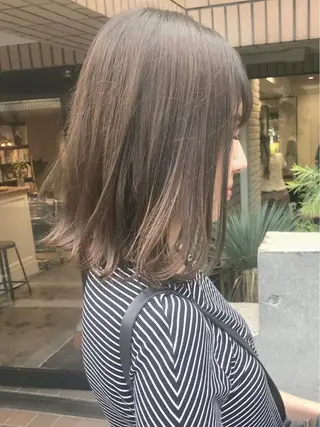ミディアム 飯嶋 彩奈のヘアスタイル