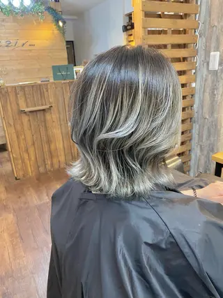 ミディアム カラー Luzir⭐︎ GEN⭐︎のヘアスタイル