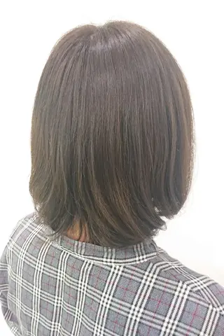 ミディアム カラー 山口 彩海のヘアスタイル