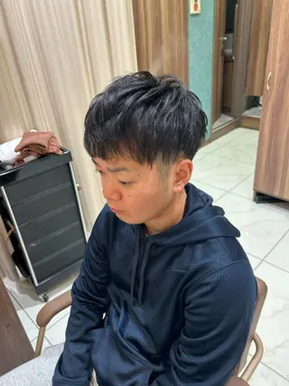 メンズ フェザーパーマ 🌎Rino🔚のヘアスタイル