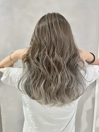 セミロング カラー ブリーチ&髪質改善 TAIGAのヘアスタイル