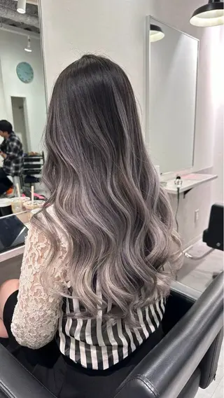 カラー Hina‪🔆‬ CIERA南船場のヘアスタイル