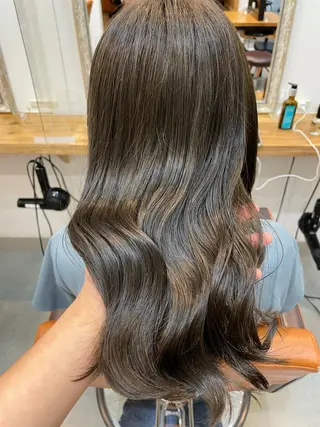ミディアム カラー navile momoのヘアスタイル
