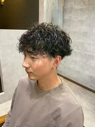 ショート パーマ メンズ 勝毛 広貴のヘアスタイル