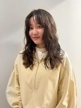 セミロング パーマ nishi fuyumiのヘアスタイル