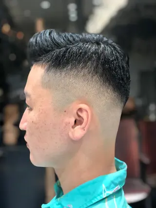 ショート メンズ 山﨑 愛也のヘアスタイル