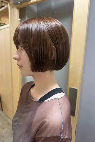 ショート カラー illatos あやののヘアスタイル