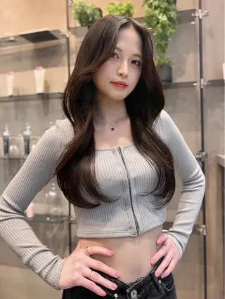 ロング ❣️大人色気レイヤー 美髪縮毛 金山❣️のヘアスタイル
