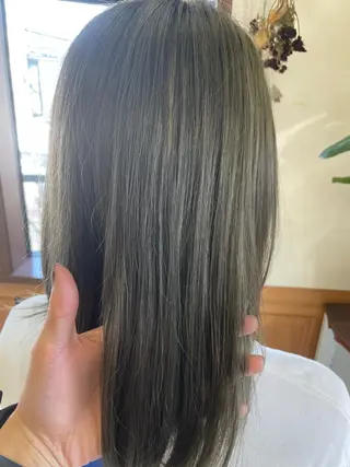 カラー 平田 怜のヘアスタイル