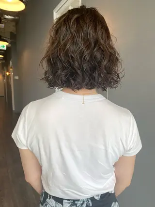 ミディアム カラー パーマ 似合わせカラーパーマ 🌿kitin米川のヘアスタイル