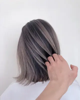 ミディアム カラー ヘアアレンジ 齋藤 佳以のヘアスタイル