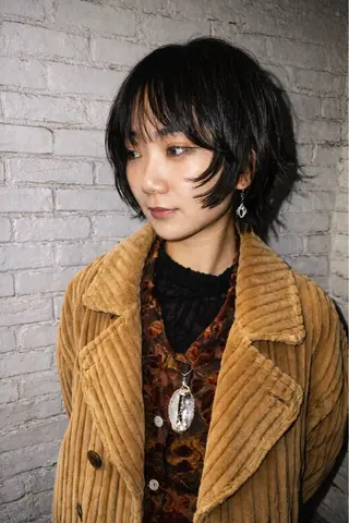 ショート ズミ🦖レイヤー 艶ボブ/Wカラーのヘアスタイル