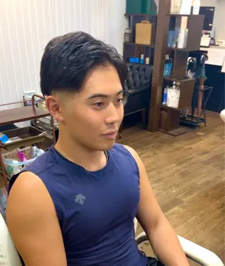 ミディアム メンズ 菅野 誠のヘアスタイル