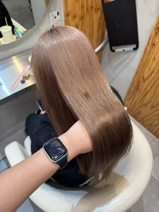 ロング カラー 縮毛矯正/暖色カラー ピンクベージュのヘアスタイル