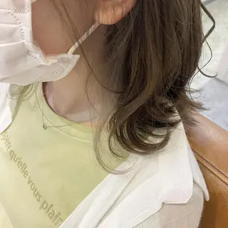 ミディアム 才門 真菜のヘアスタイル