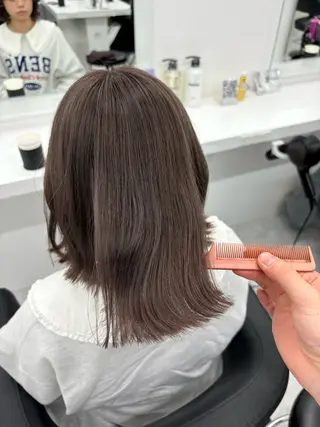 ミディアム カラー 抜け感レイヤー︴ ニュアンスカラーのヘアスタイル
