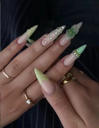 ネイル Rina Mika Nailsのネイルデザイン
