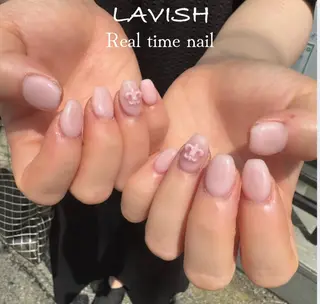 ネイル LAVISH 大和店 emi・:*+のネイルデザイン