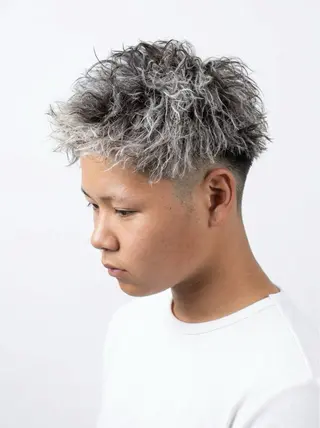 カラー パーマ メンズ 心斎橋メンズサロン リベルテグリットのヘアスタイル