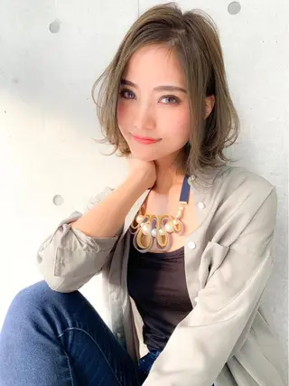 ミディアム カラー ヘアアレンジ 🪞official THREE 横浜🎀のヘアスタイル