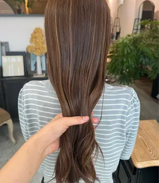 ロング カラー 大塚 愛実のヘアスタイル