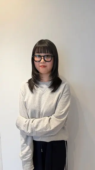 ミディアム Rendezvous 白築のヘアスタイル