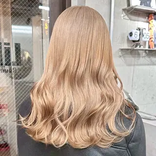 セミロング カラー ヘアアレンジ ✨ブリーチカラー× 艶髪SUZU🛼🫧のヘアスタイル
