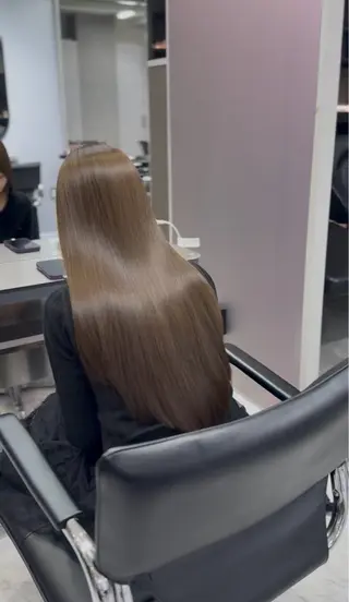 ロング RAF CONOMIのヘアスタイル