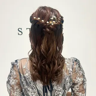 ヘアアレンジ レイヤー｜ハッシュ｜ ヘアセット｜山田寛菜のヘアスタイル