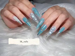 ロング トゥー フエンのネイルデザイン