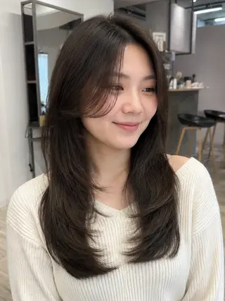 セミロング HINA🫧顔まわり レイヤーカット🤍のヘアスタイル