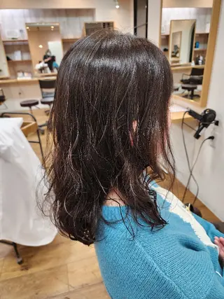 パーマ セミロング 近森 美帆[モーラ高石店]のヘアスタイル