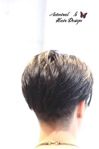 ショート カラー アドミラルYoshi oのヘアスタイル