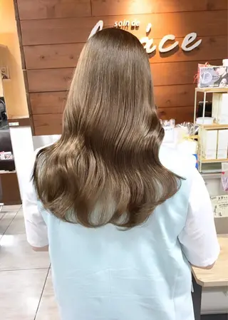 セミロング レイヤー/艶髪カラー 森本くるみのヘアスタイル