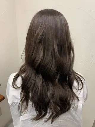 ロング 三好 羽美のヘアスタイル