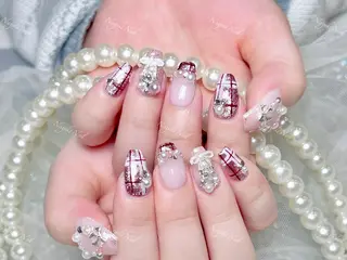 ネイル 🦋 Queenieのネイルデザイン