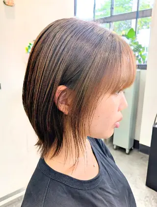 カラー 本下 舞依のヘアスタイル