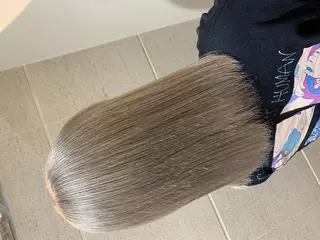 セミロング カラー ハイトーン得意😍 Lumiereのヘアスタイル