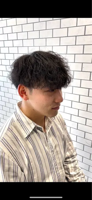 パーマ メンズ 【メンズ特化】テーパ ーフェード×パーマのヘアスタイル