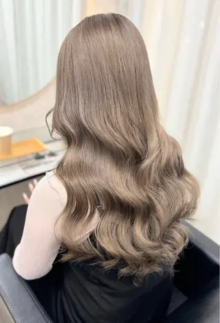 セミロング 垢抜け🪄透明感✨ ブリーチ特化のヘアスタイル