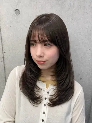セミロング カラー clam. yuu🦩のヘアスタイル