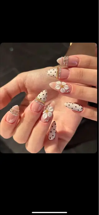 ネイル NiJi Nailsのネイルデザイン