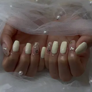 ネイル Laula🤍 ayakaのネイルデザイン