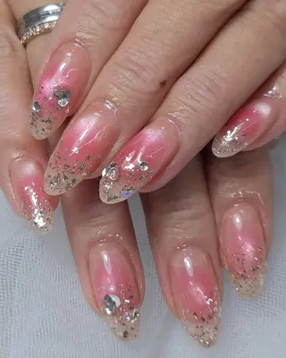 ネイル GLOW×NAIL MAKOTOのネイルデザイン