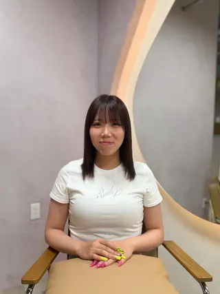 ミディアム 栁原 舞琴のヘアスタイル